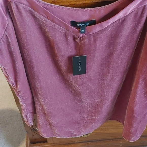 💚Nwt Women's Raspberry Shimmer Cami/ Tank top - Picture 2 of 9